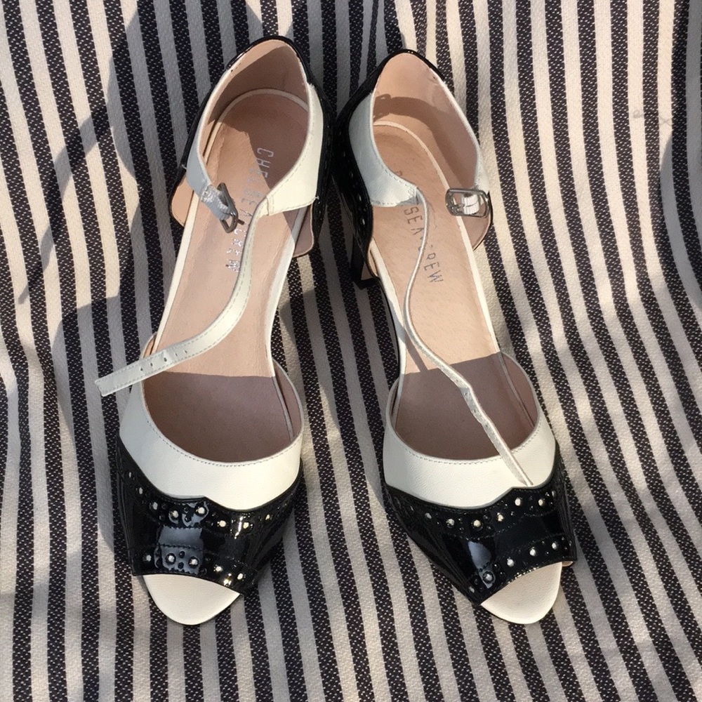 Chelsea Crew B&W patent leather open toe heels • 9